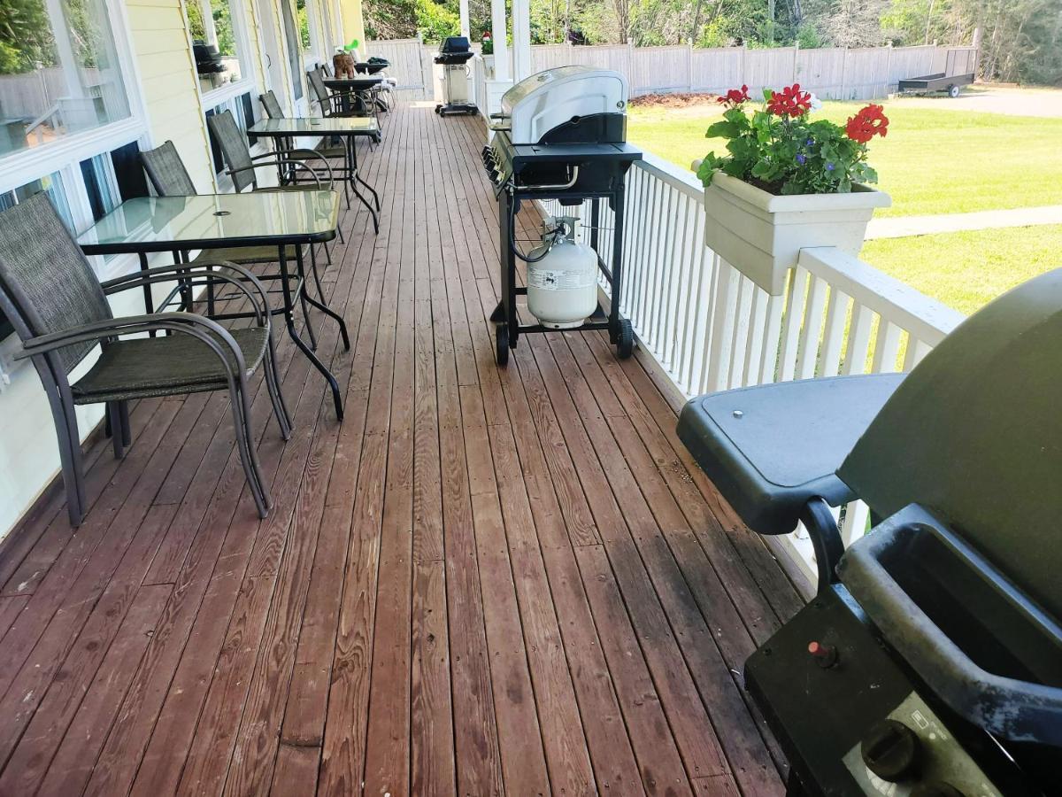 Boardwalk Motel Cavendish Exterior photo